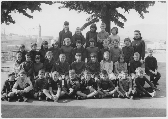 Alunni di Sala Capriasca con la maestra Maria Ceresa